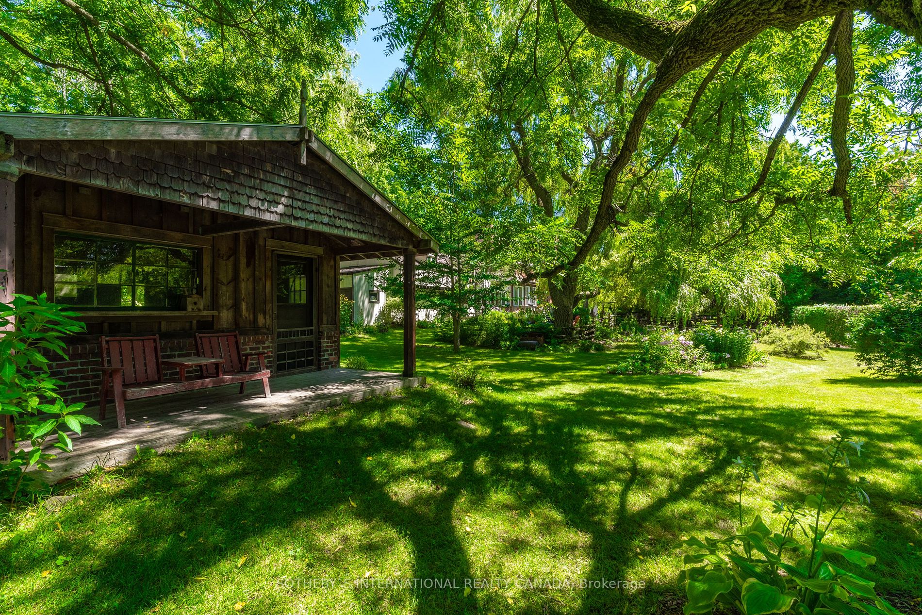 366 Lakeshore Rd