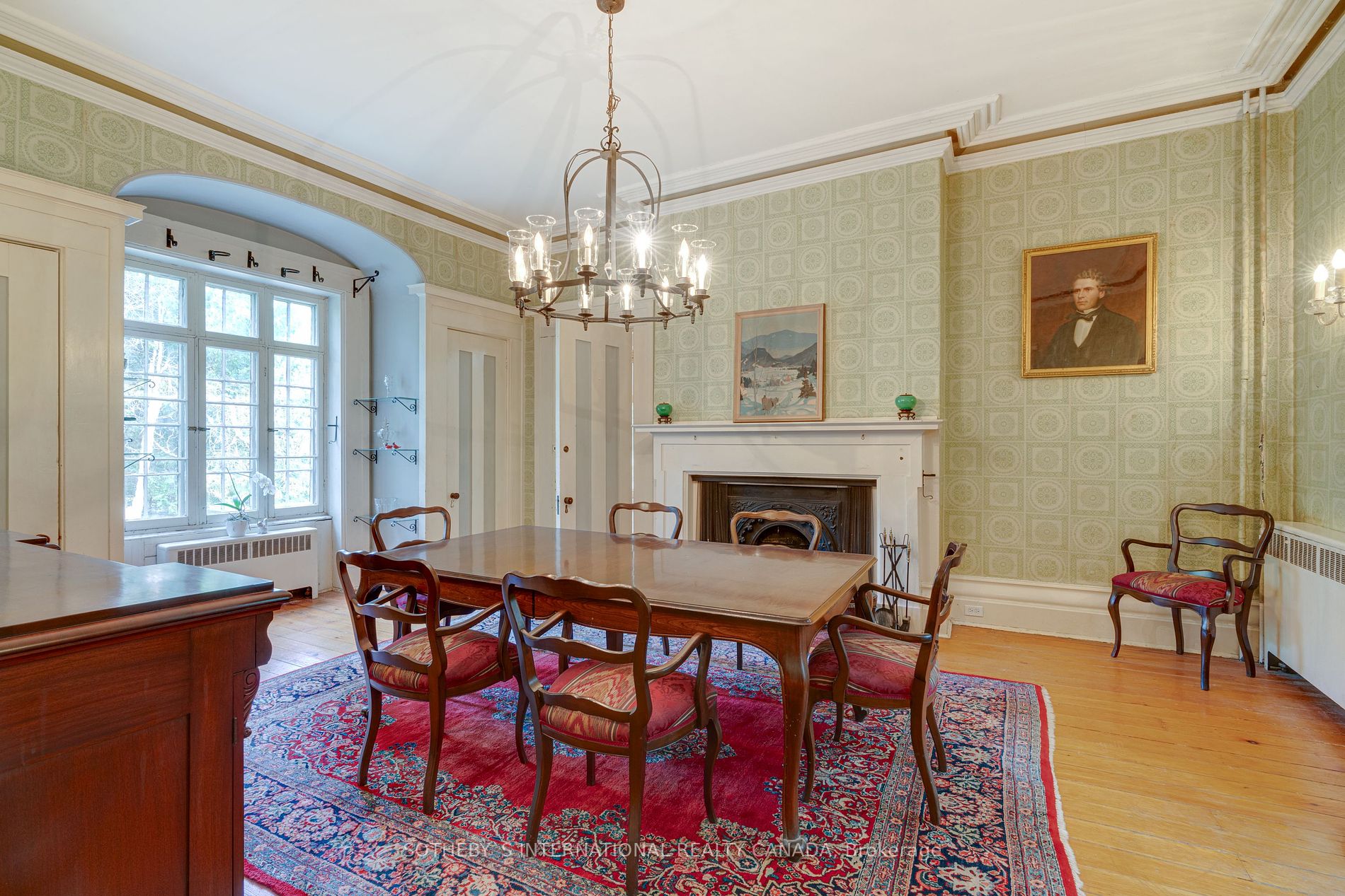 366 Lakeshore Rd