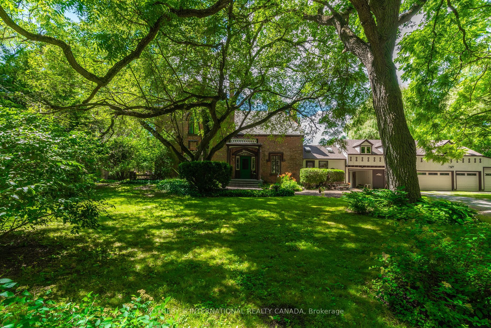 366 Lakeshore Rd