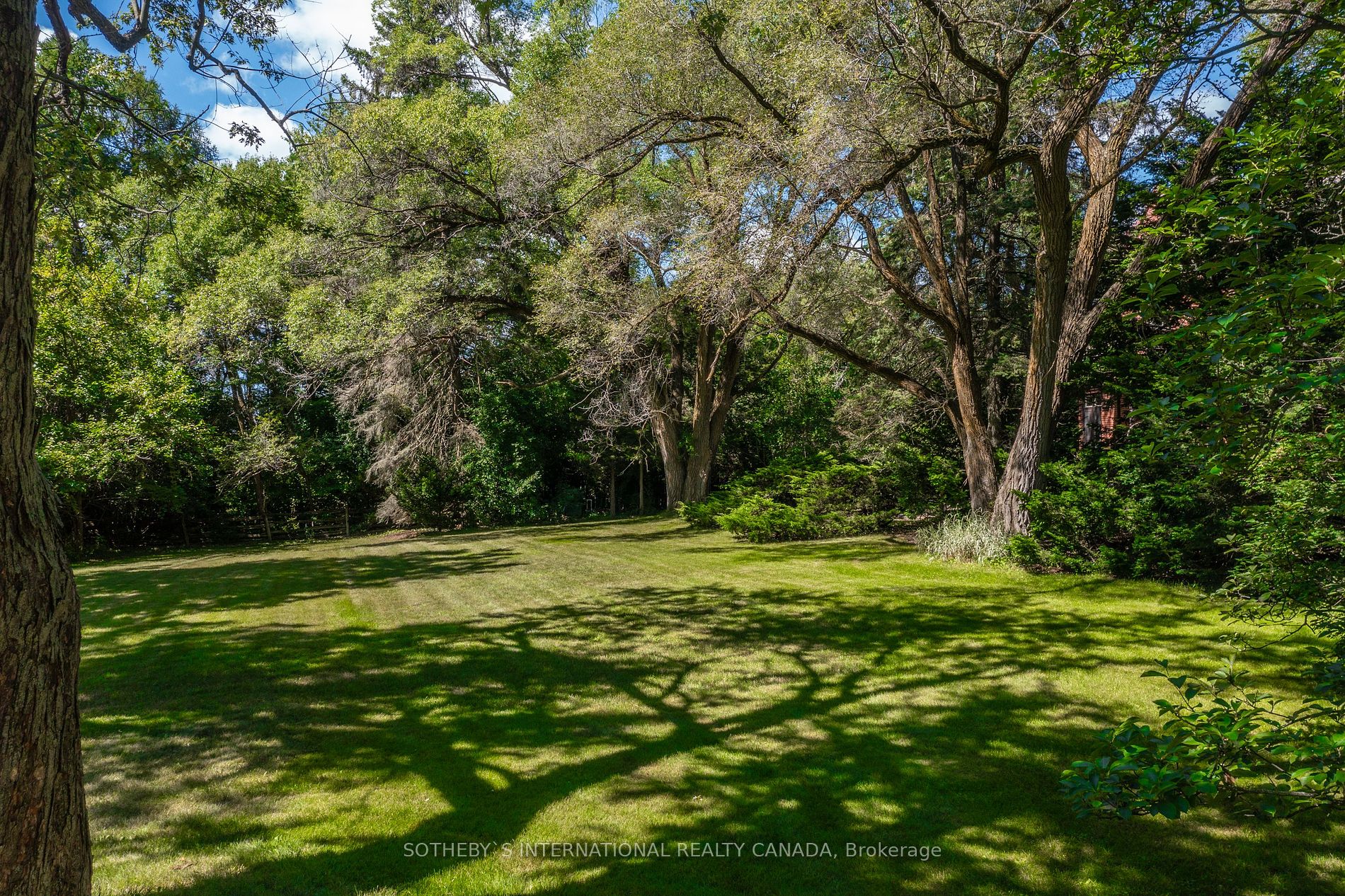 366 Lakeshore Rd