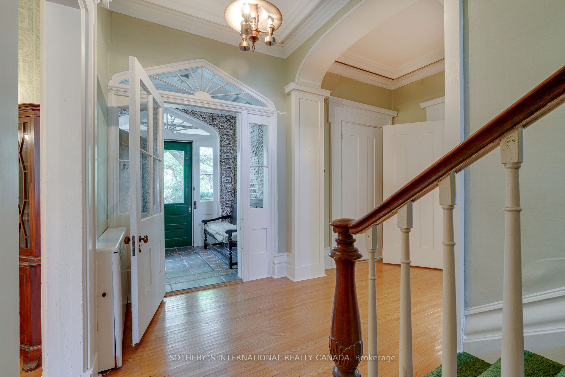 366 Lakeshore Rd