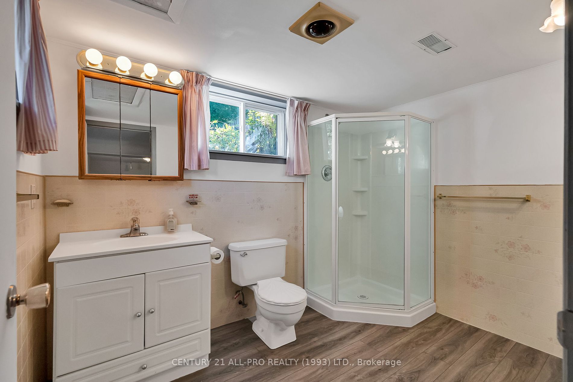 21 Orchard Ave