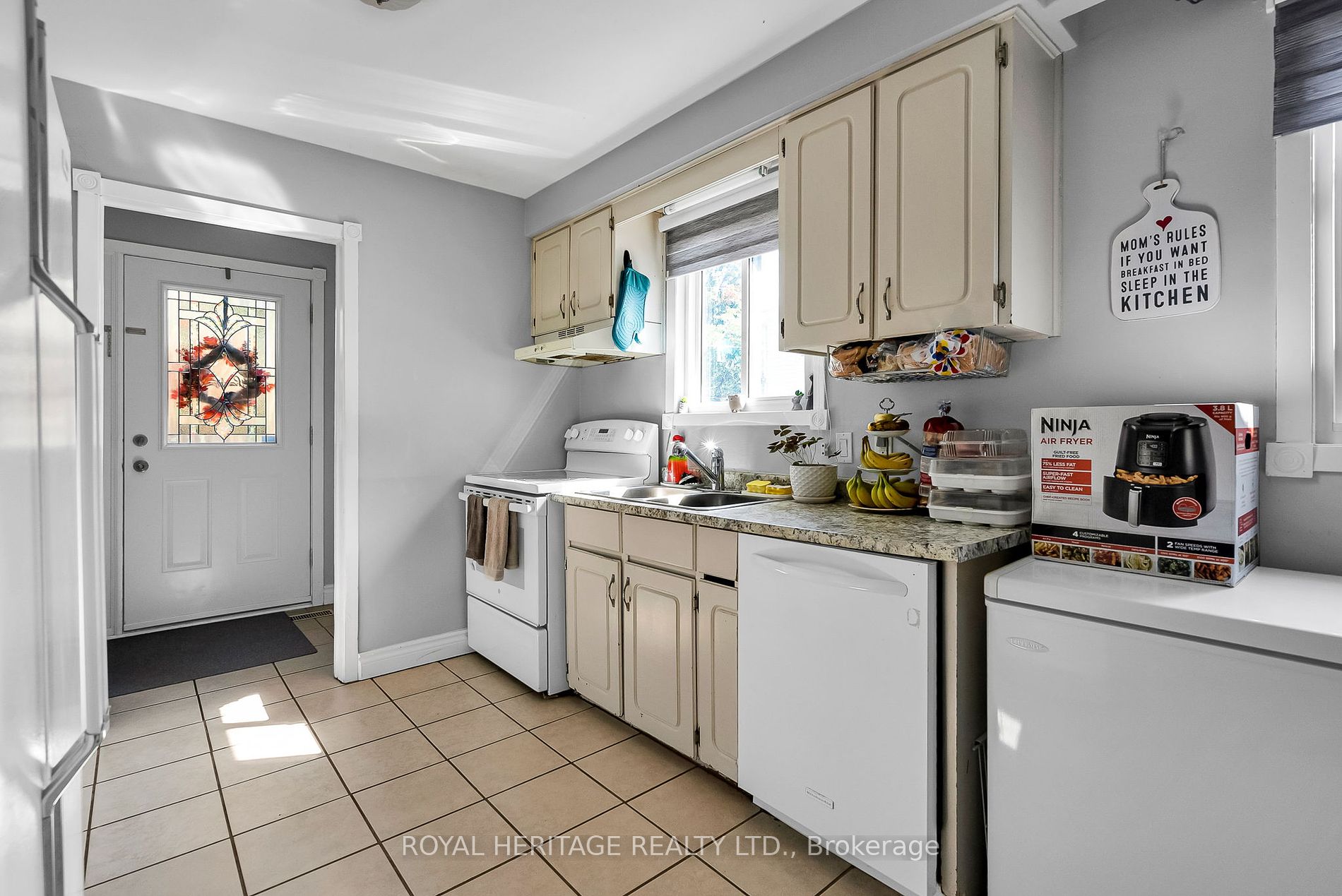 241 Sinclair St