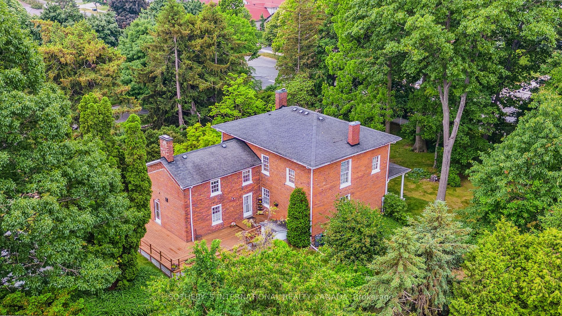 376 Nelles Rd N