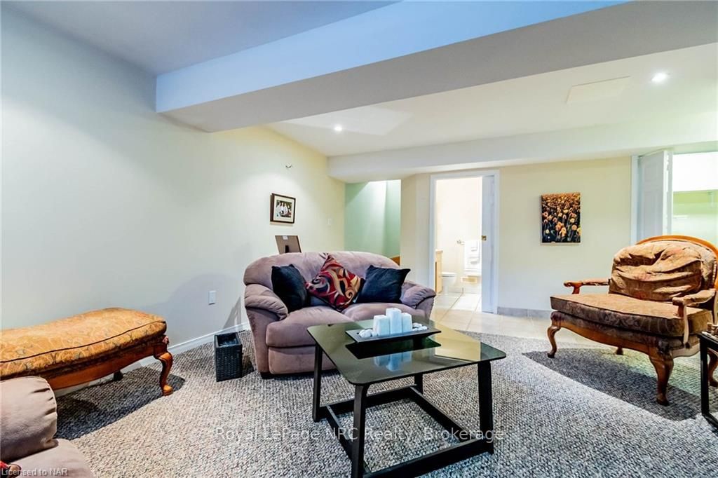 6 Carson Court