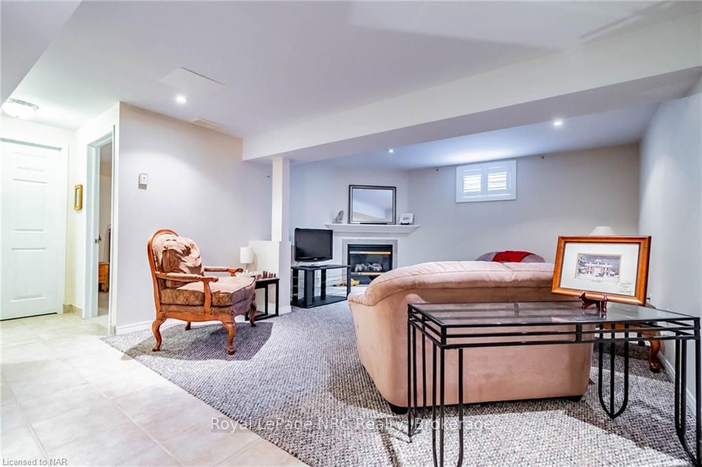 6 Carson Court