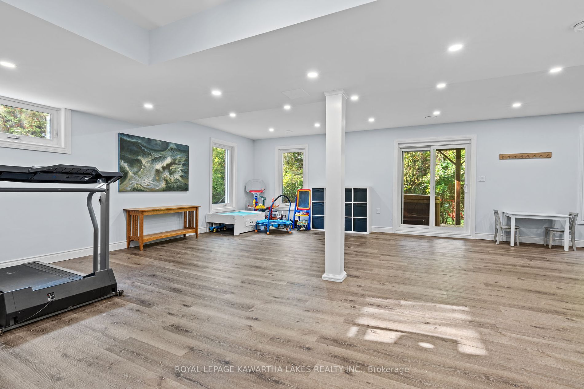 16 Rosies Rd