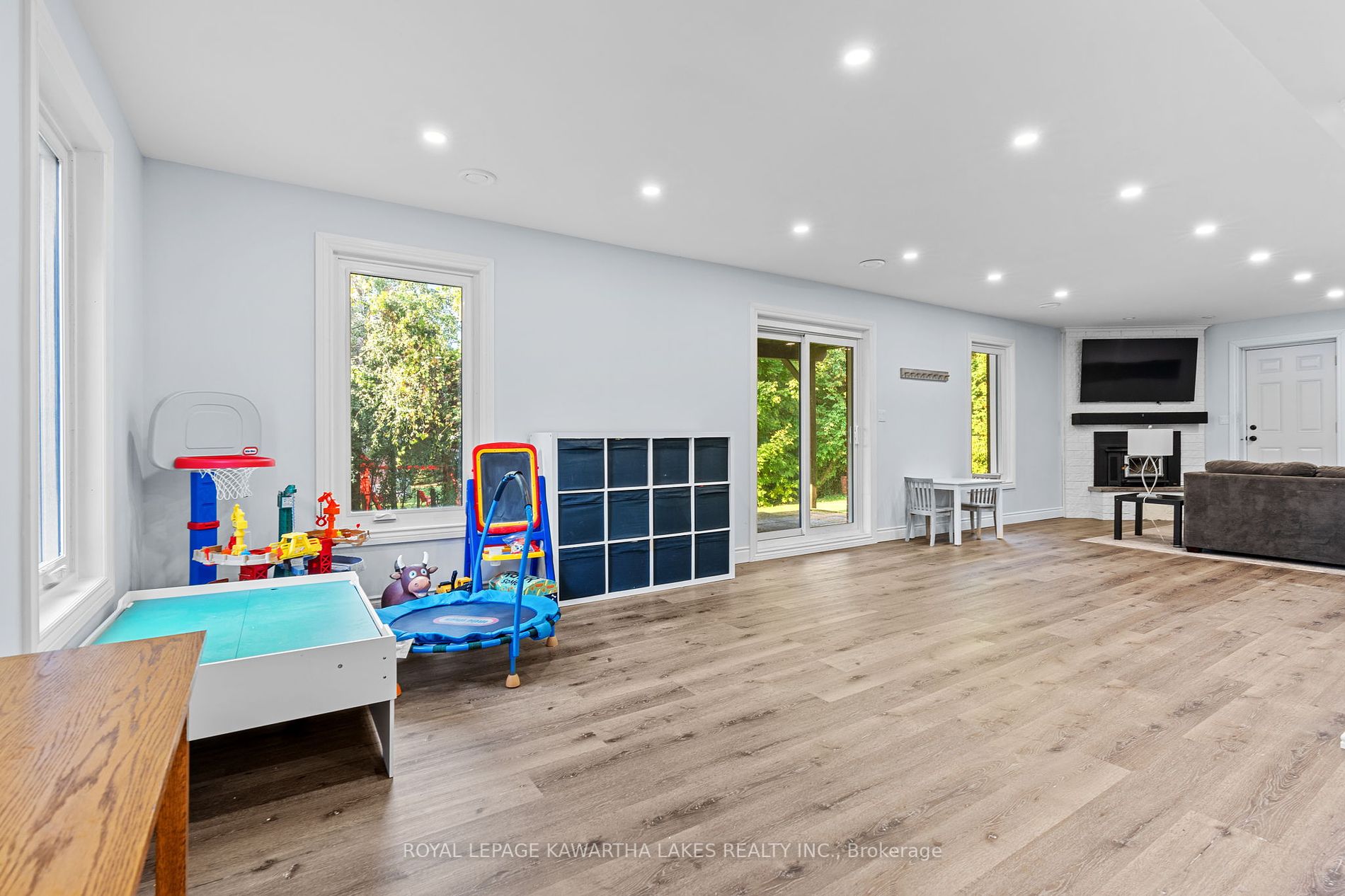 16 Rosies Rd