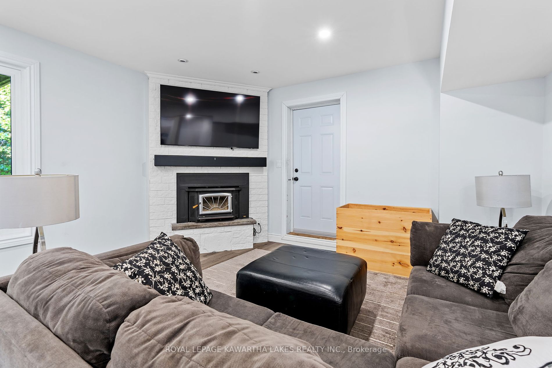 16 Rosies Rd