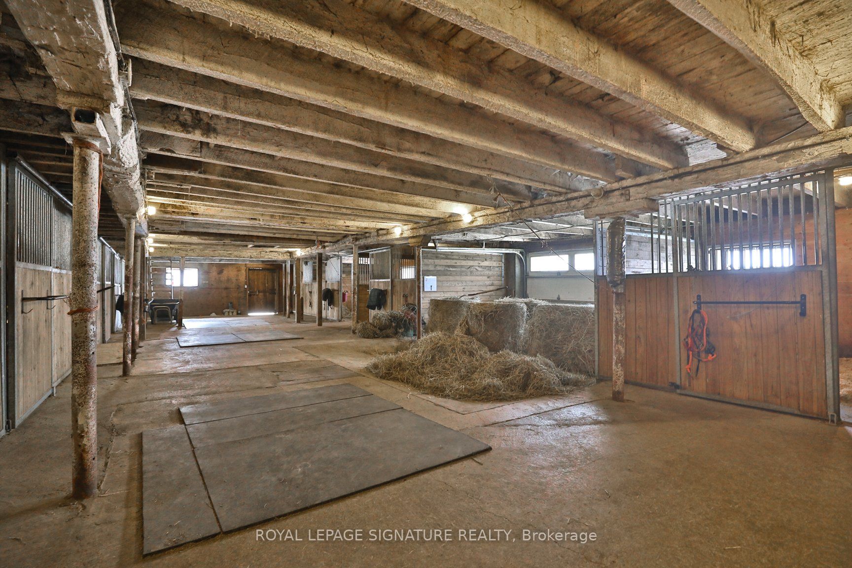 1694 Centre Rd
