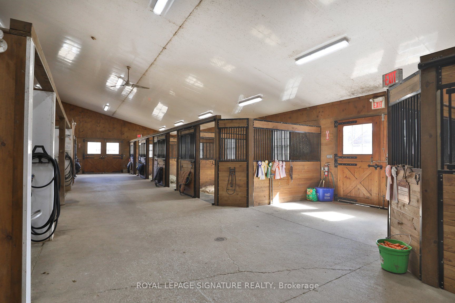 1694 Centre Rd
