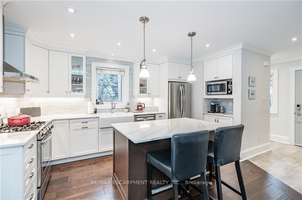 4 JERSEYVILLE Road E