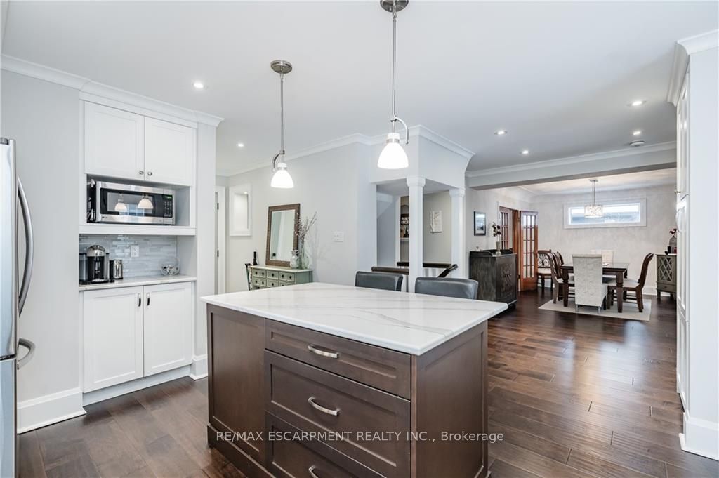 4 JERSEYVILLE Road E