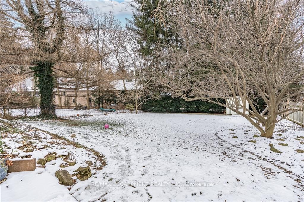 4 JERSEYVILLE Road E