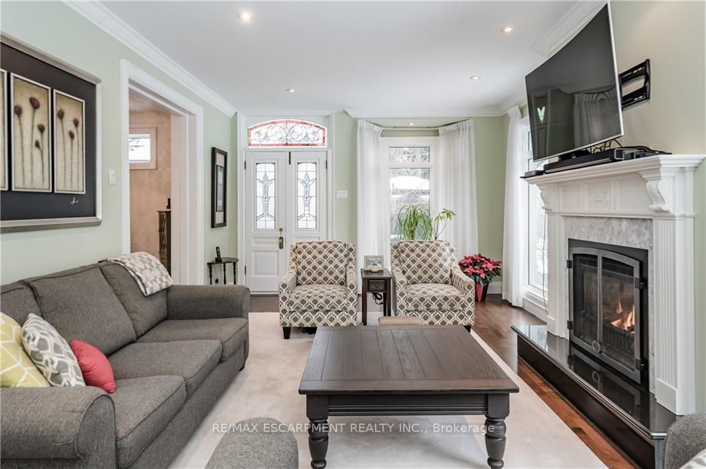 4 JERSEYVILLE Road E