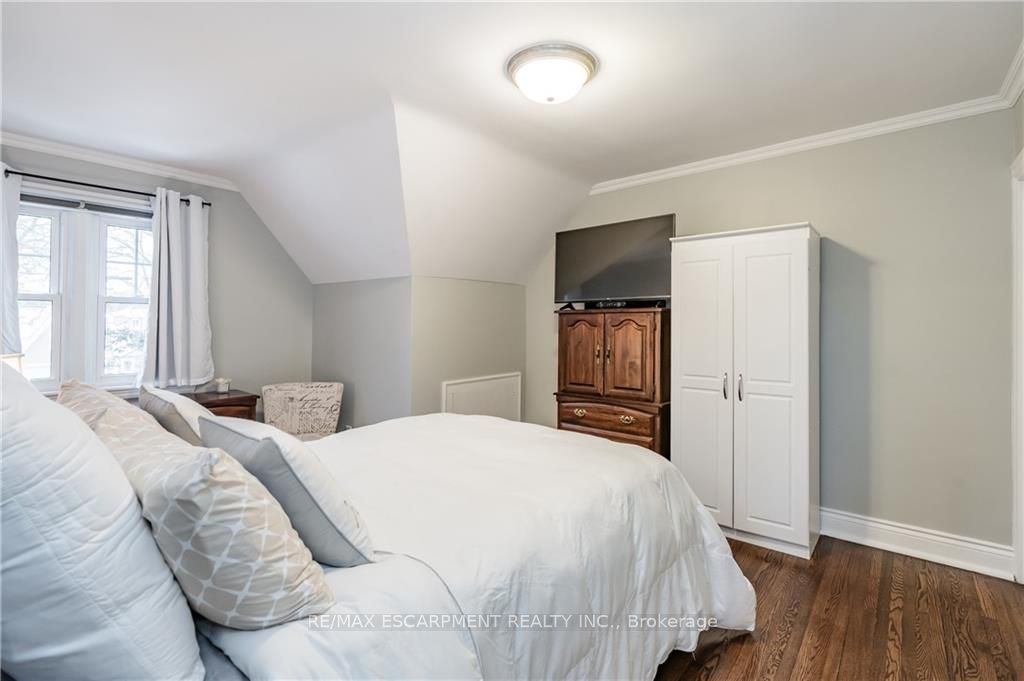 4 JERSEYVILLE Road E
