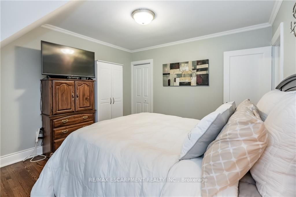 4 JERSEYVILLE Road E
