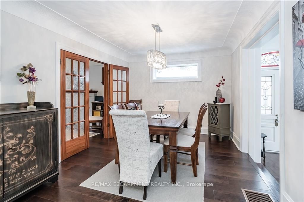 4 JERSEYVILLE Road E