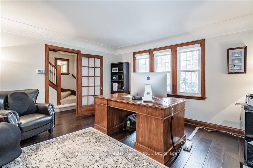 4 JERSEYVILLE Road E