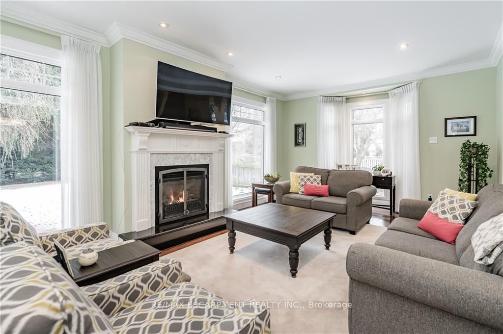 4 JERSEYVILLE Road E