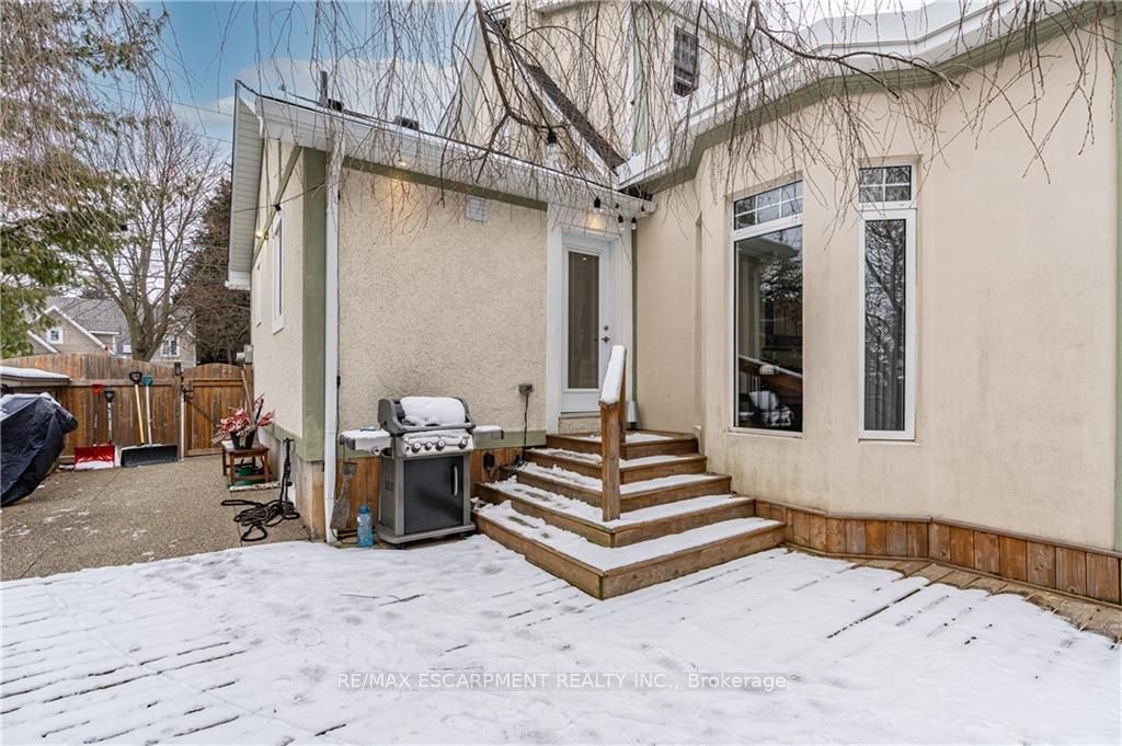 4 JERSEYVILLE Road E