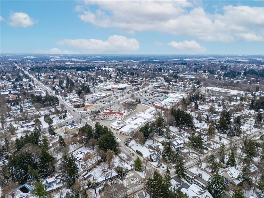 4 JERSEYVILLE Road E