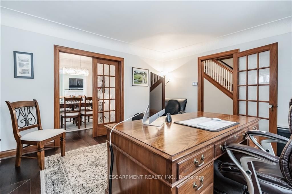 4 JERSEYVILLE Road E