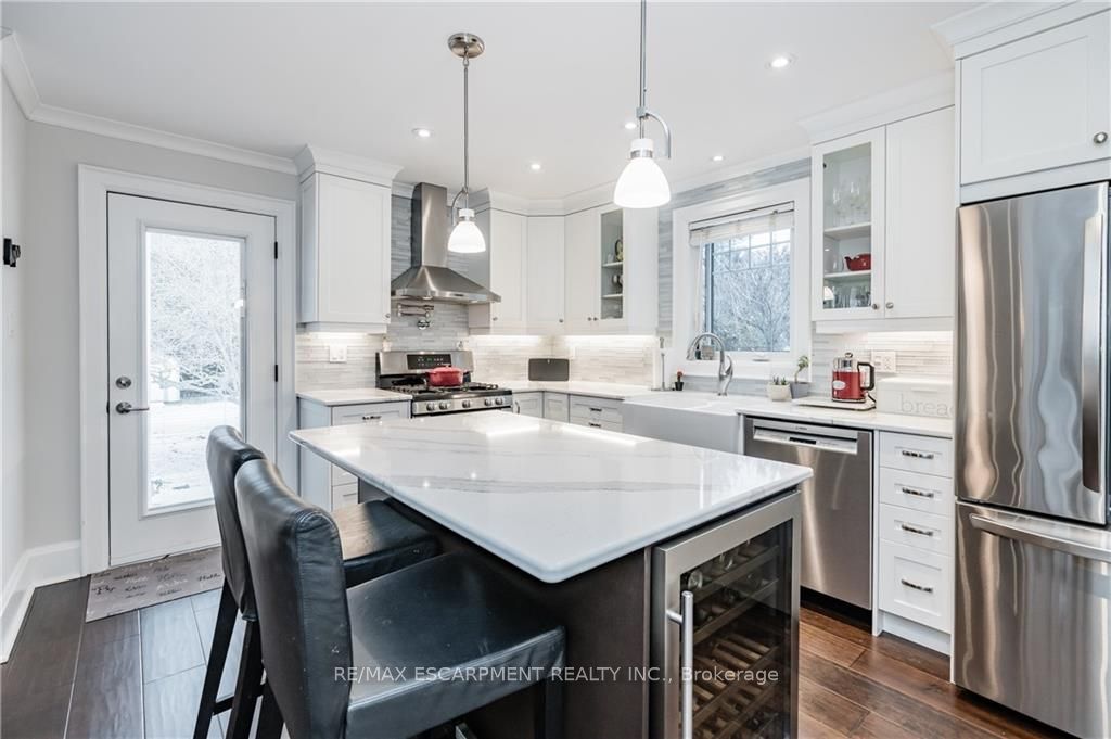 4 JERSEYVILLE Road E