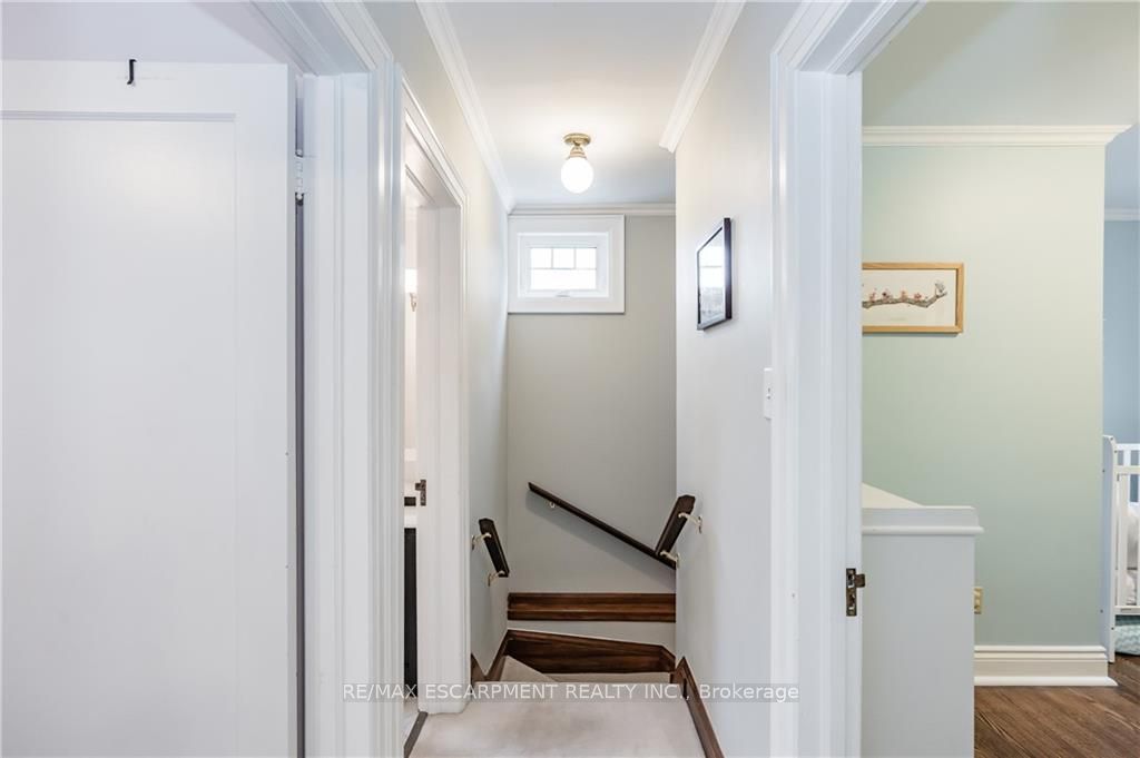4 JERSEYVILLE Road E