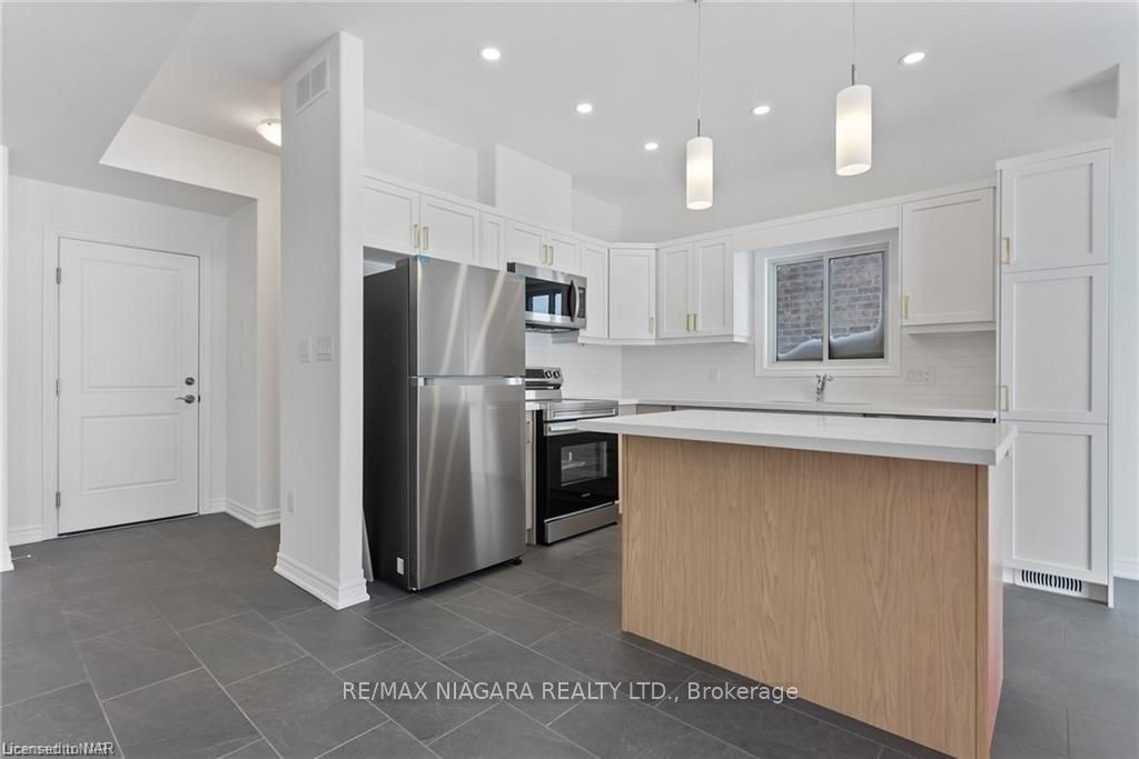 11 Alicia Crescent