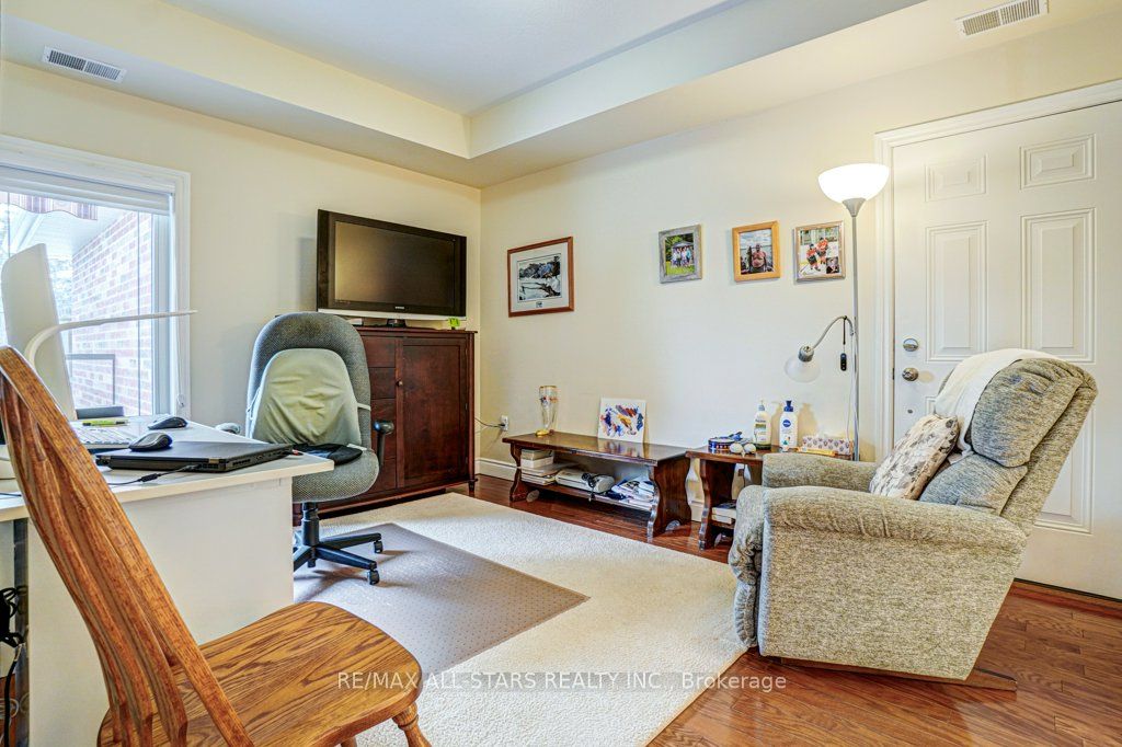 35 Green Arbour Way #7