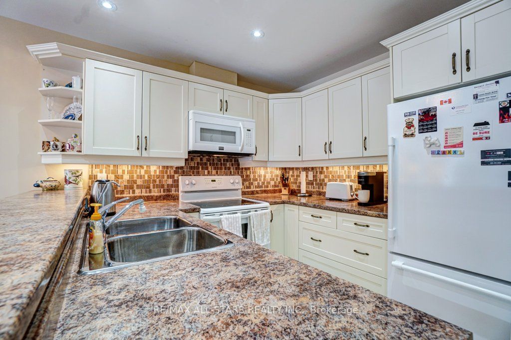 35 Green Arbour Way #7