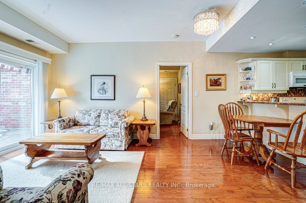 35 Green Arbour Way #7