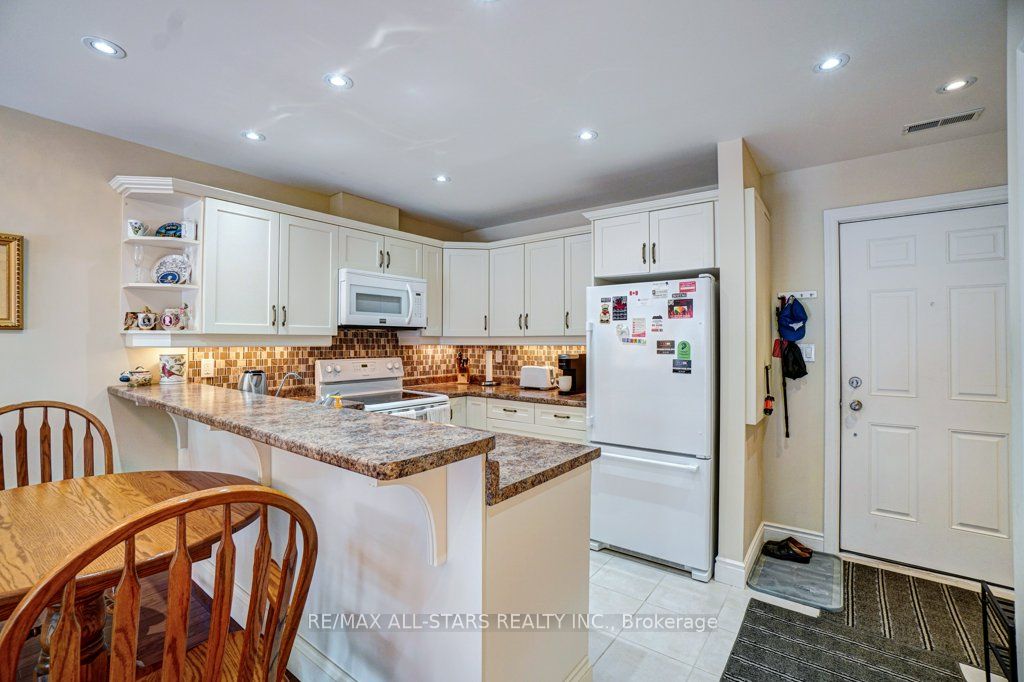 35 Green Arbour Way #7