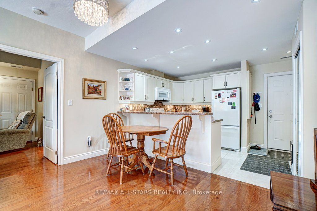 35 Green Arbour Way #7