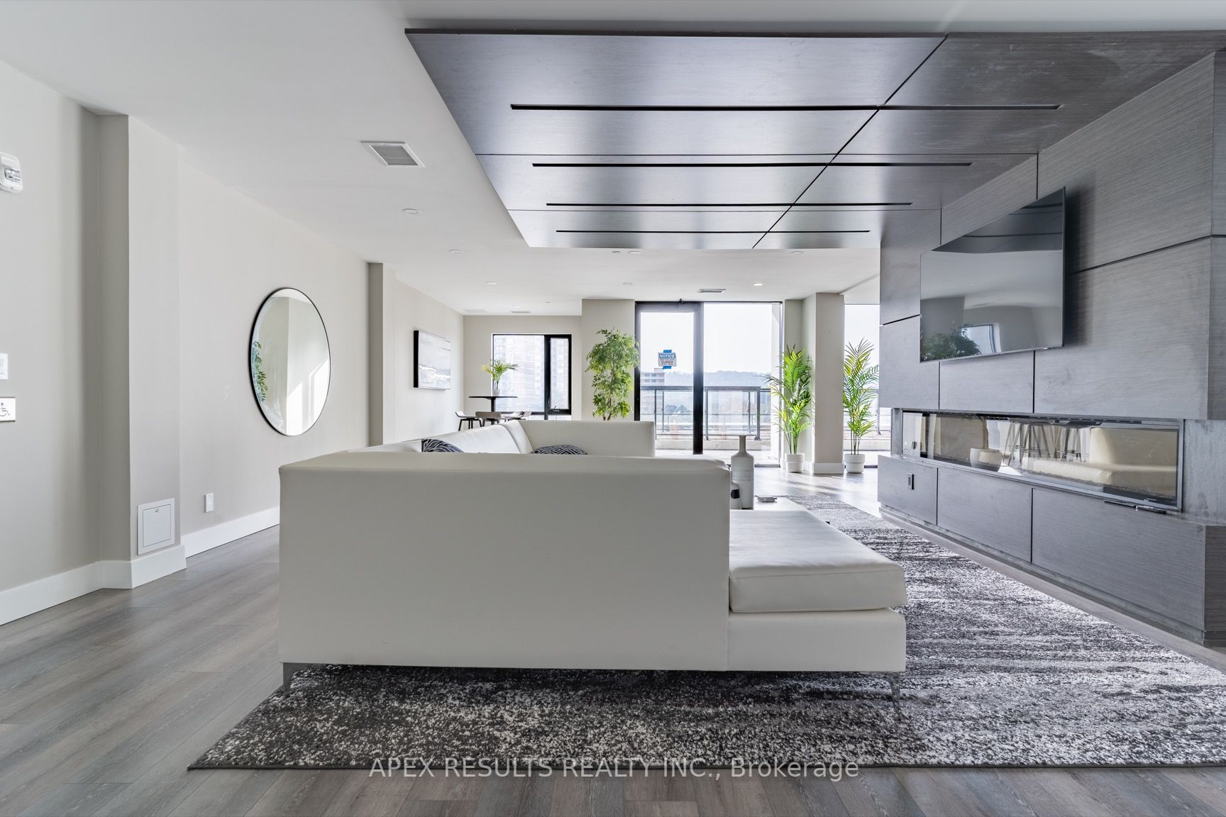 15 Queen St S, #2109