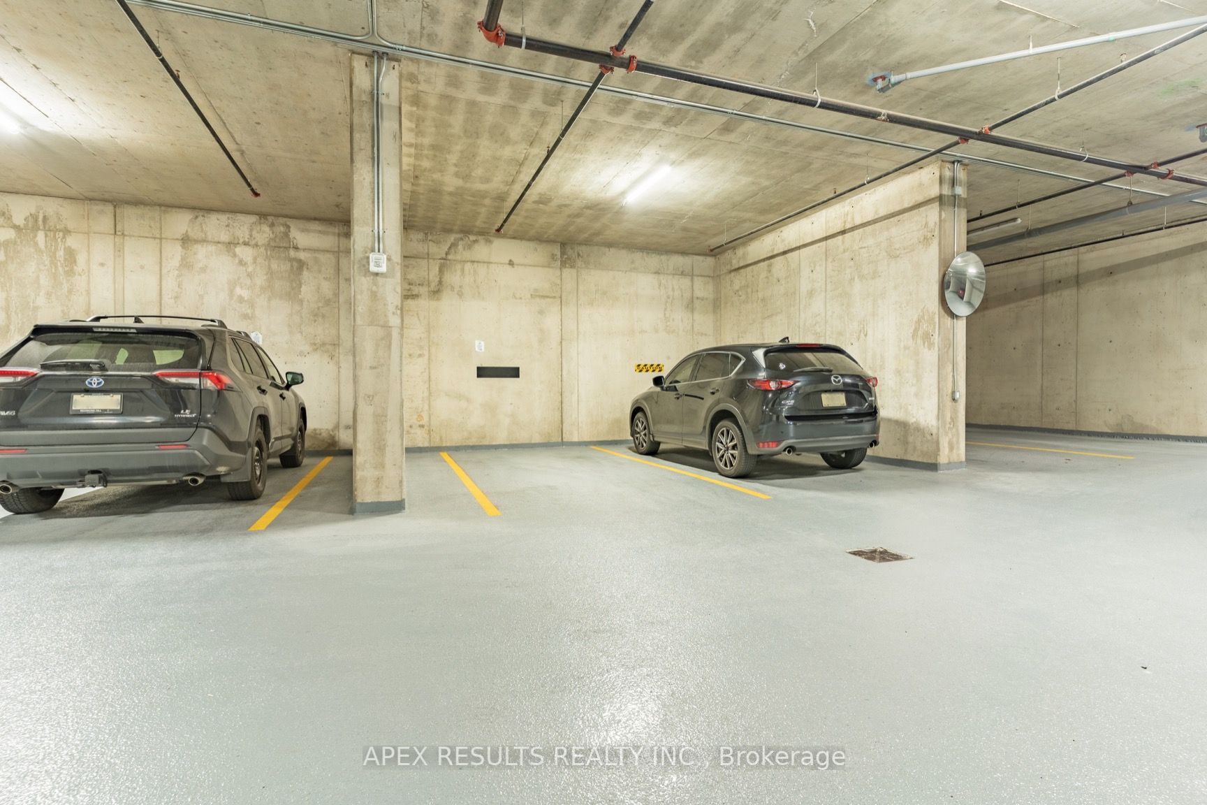 15 Queen St S, #2109
