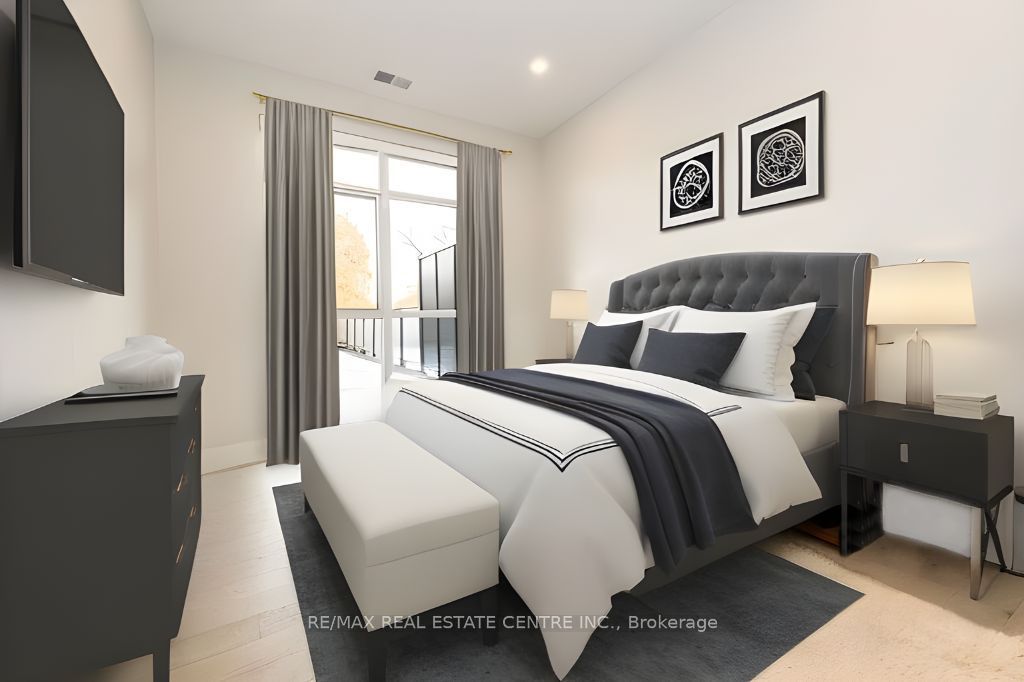 71 Wyndham St S, #203