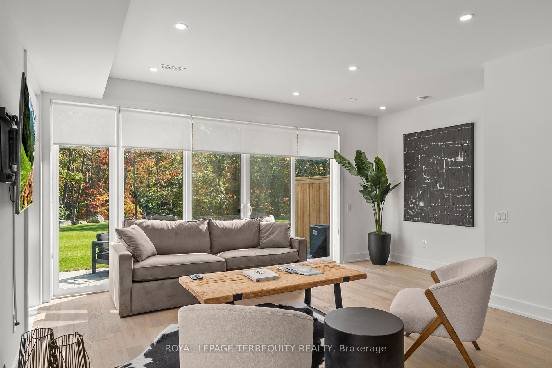 35 Rockmount Crescent