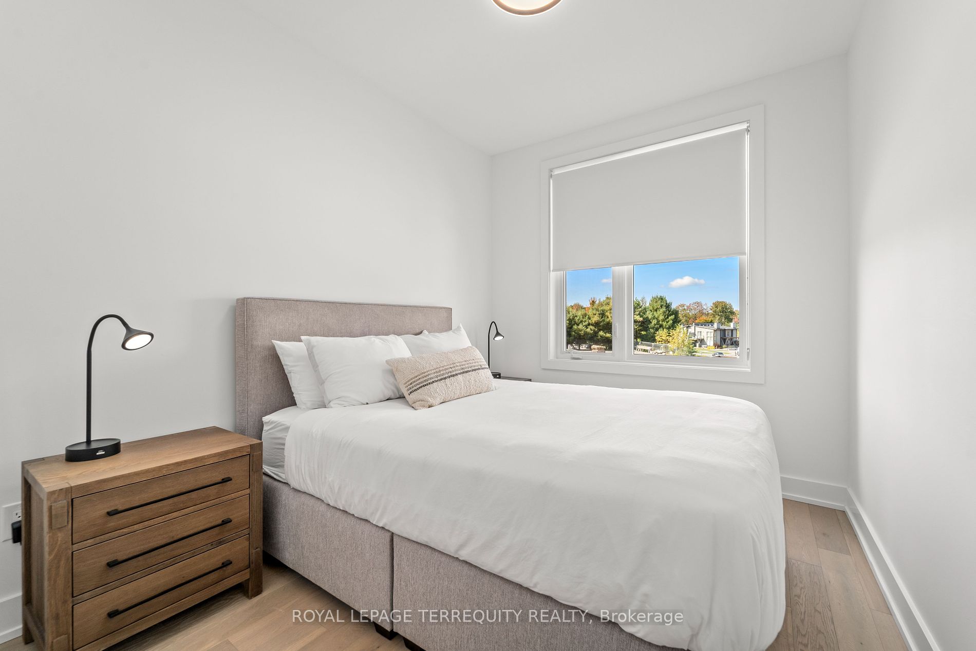 35 Rockmount Crescent