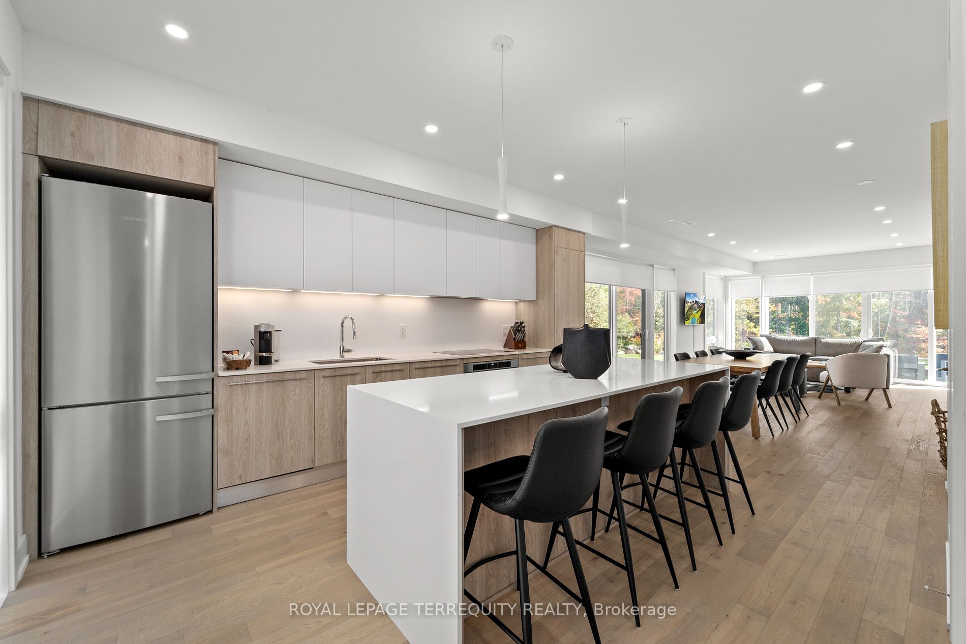 35 Rockmount Crescent
