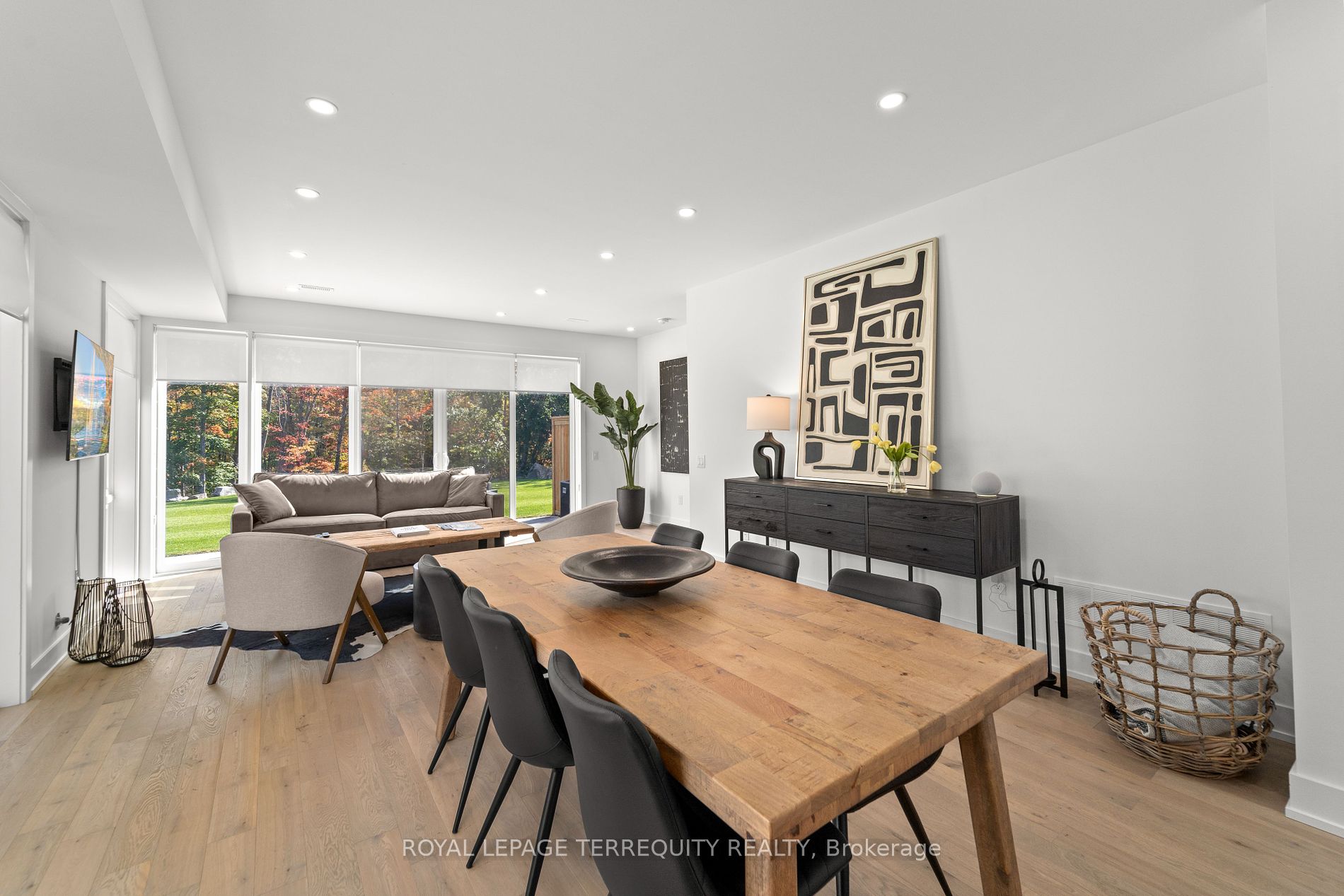 35 Rockmount Crescent