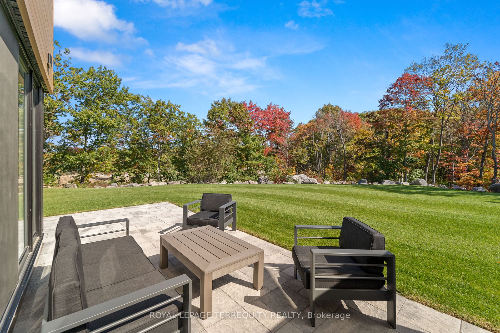 35 Rockmount Crescent