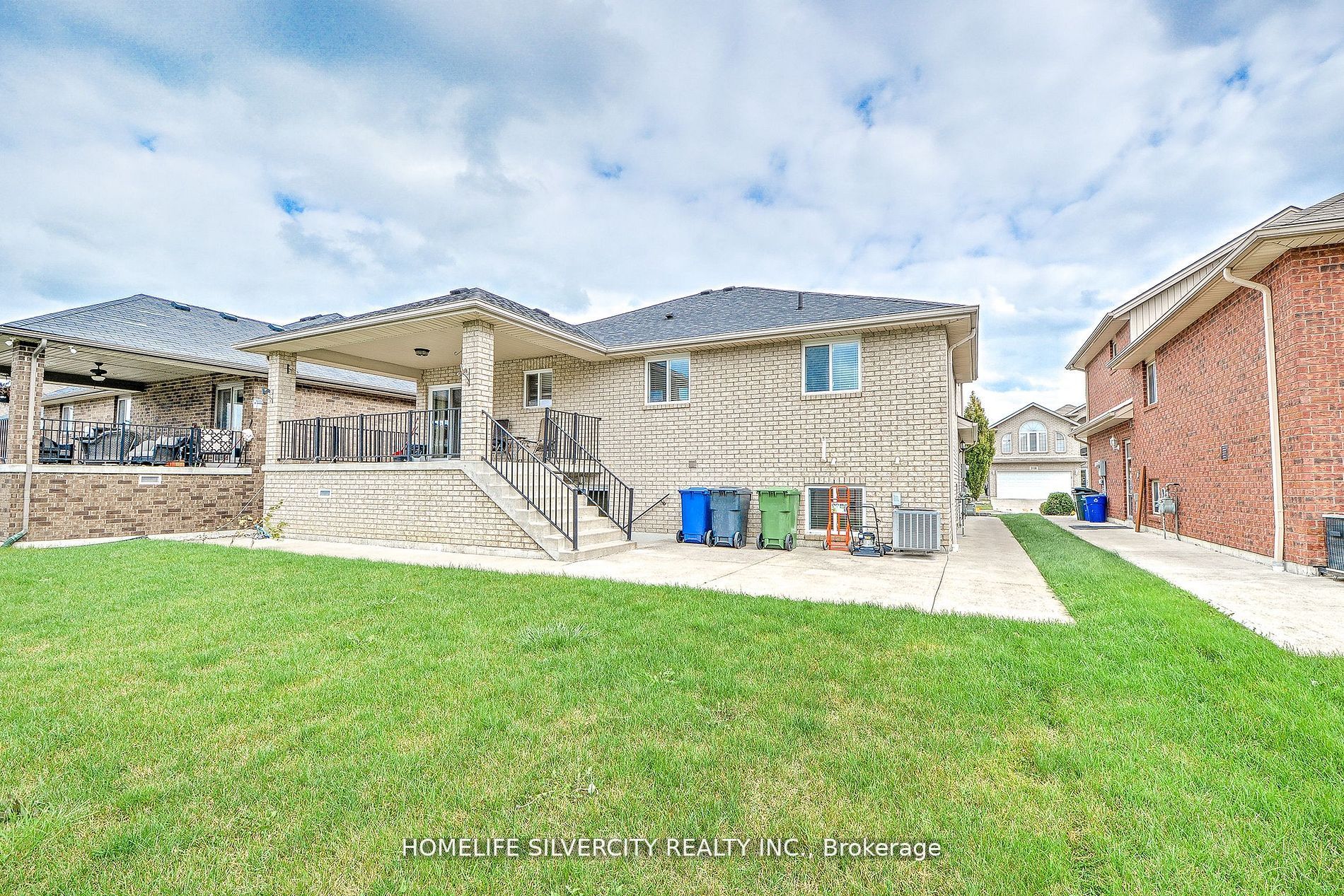 3133 Leisure Crescent