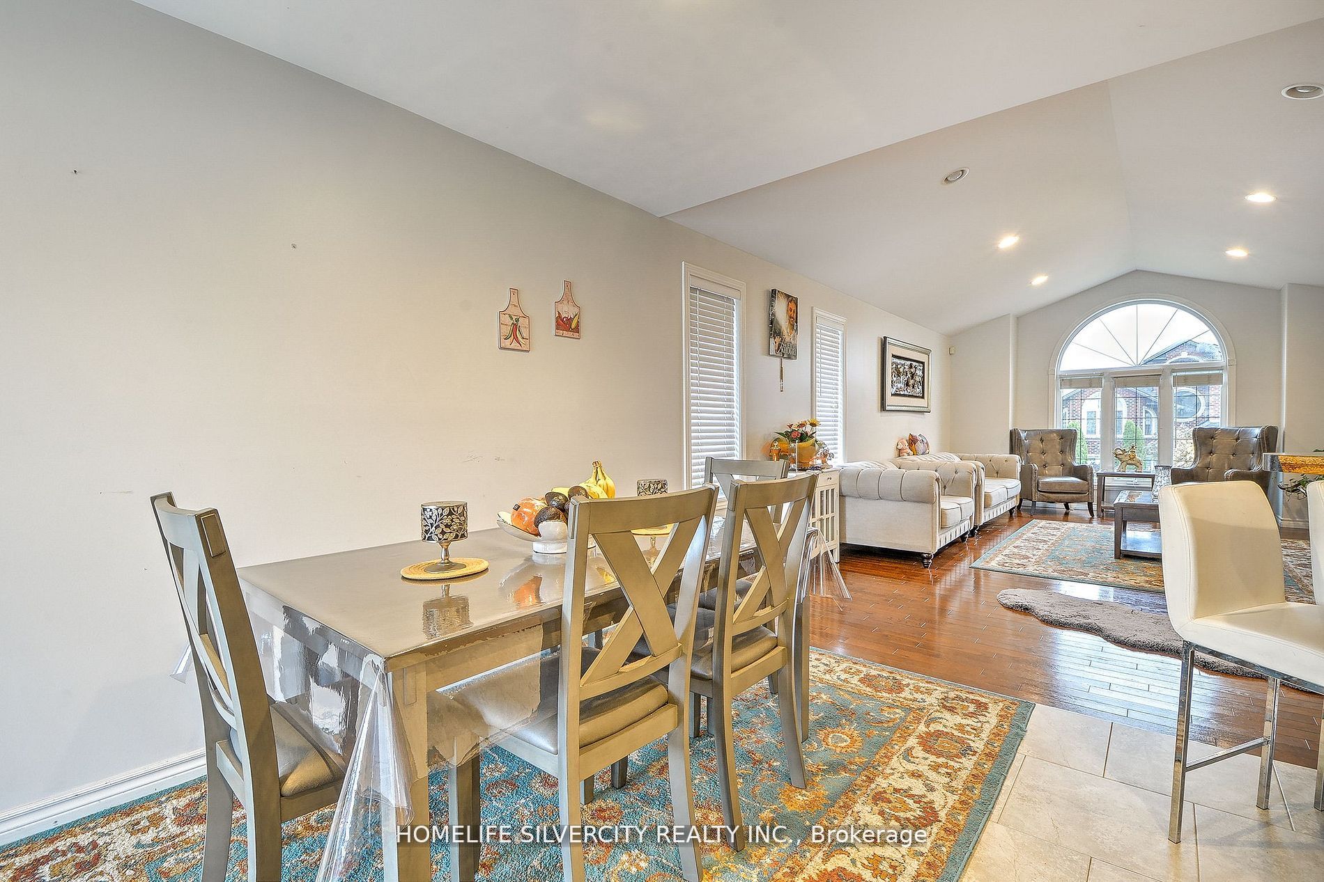 3133 Leisure Crescent