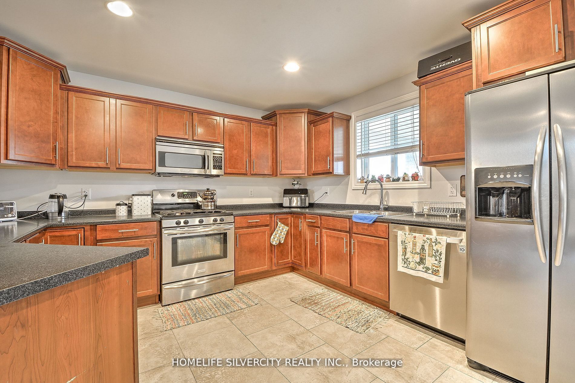 3133 Leisure Crescent