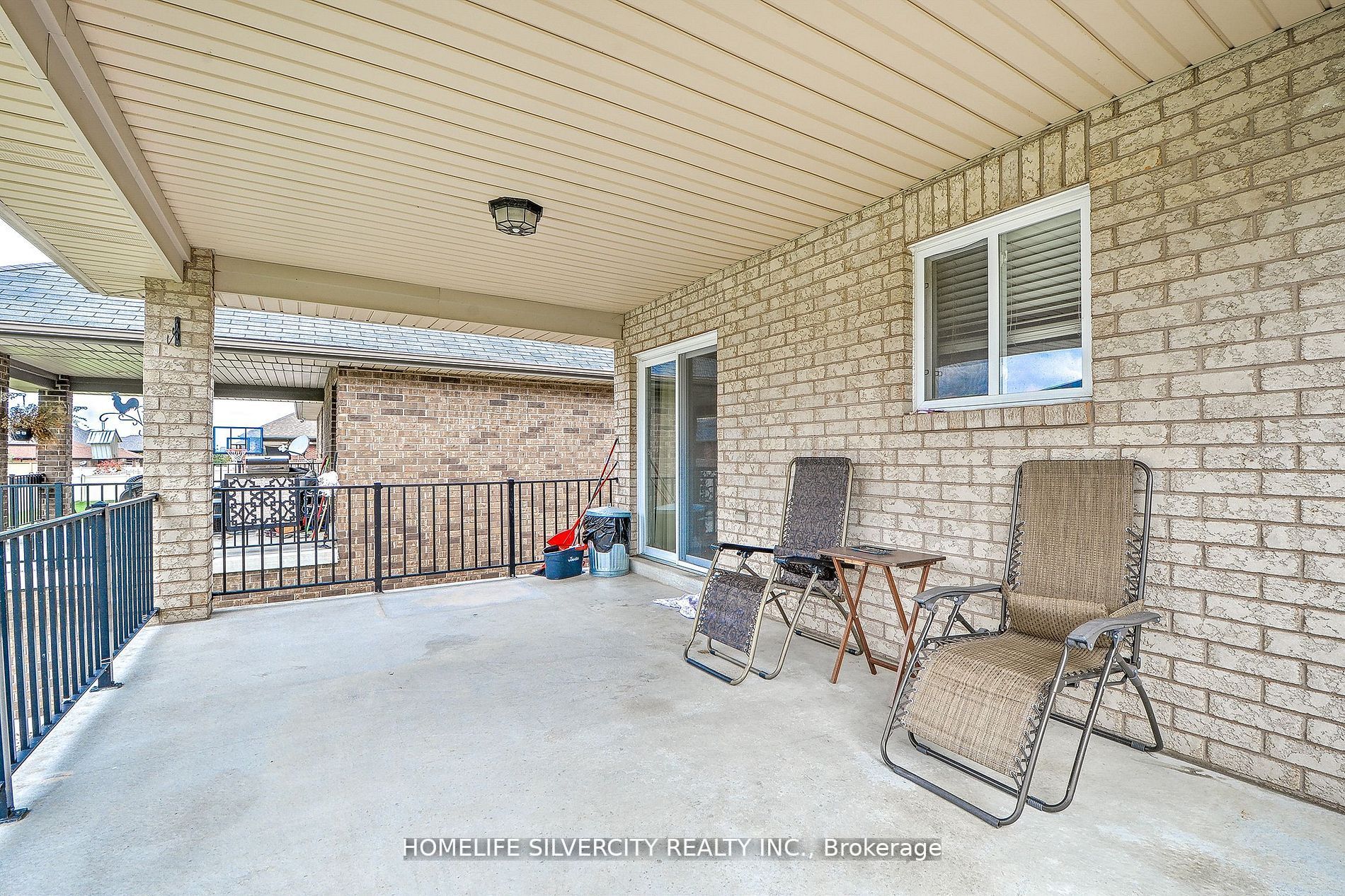 3133 Leisure Crescent