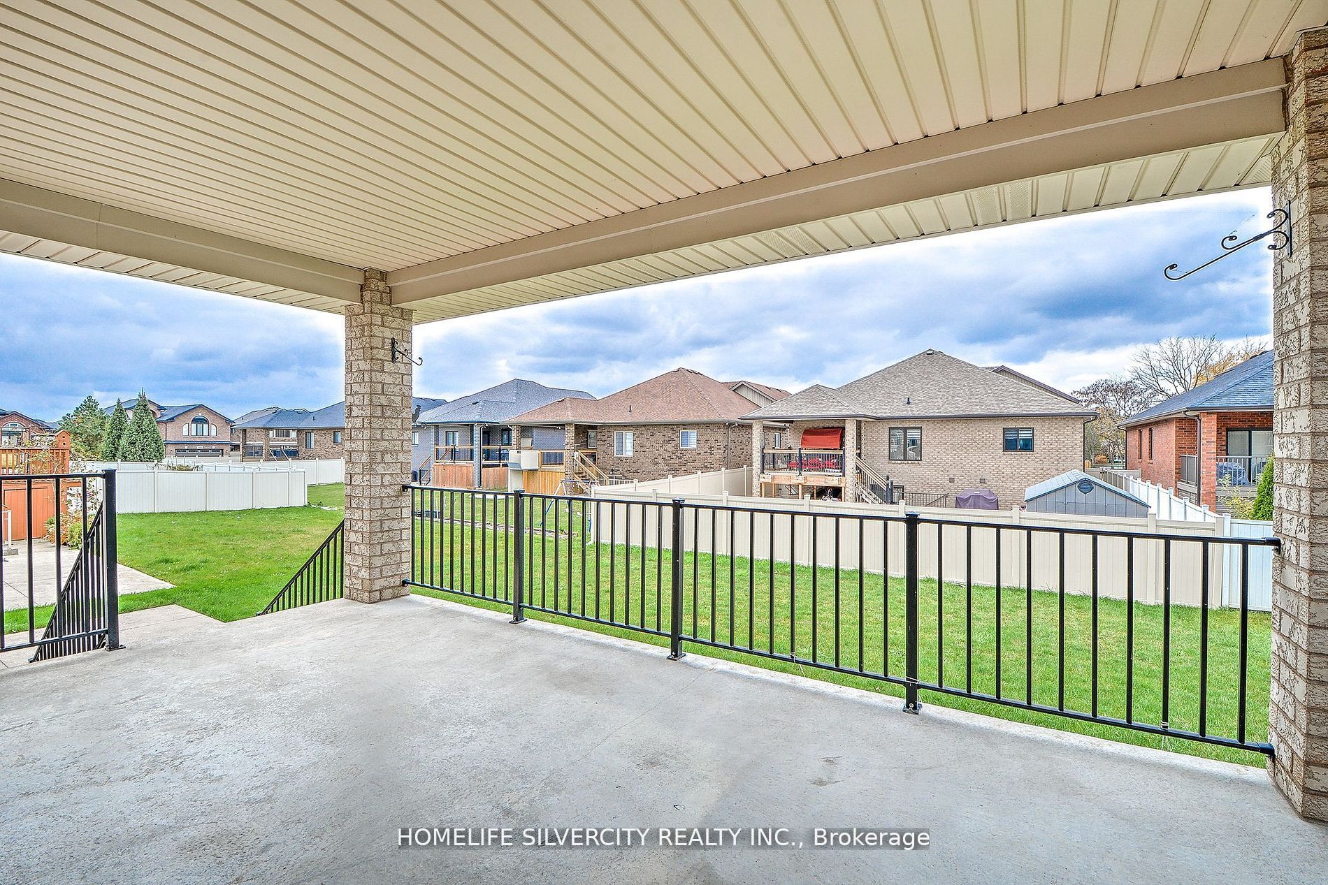 3133 Leisure Crescent