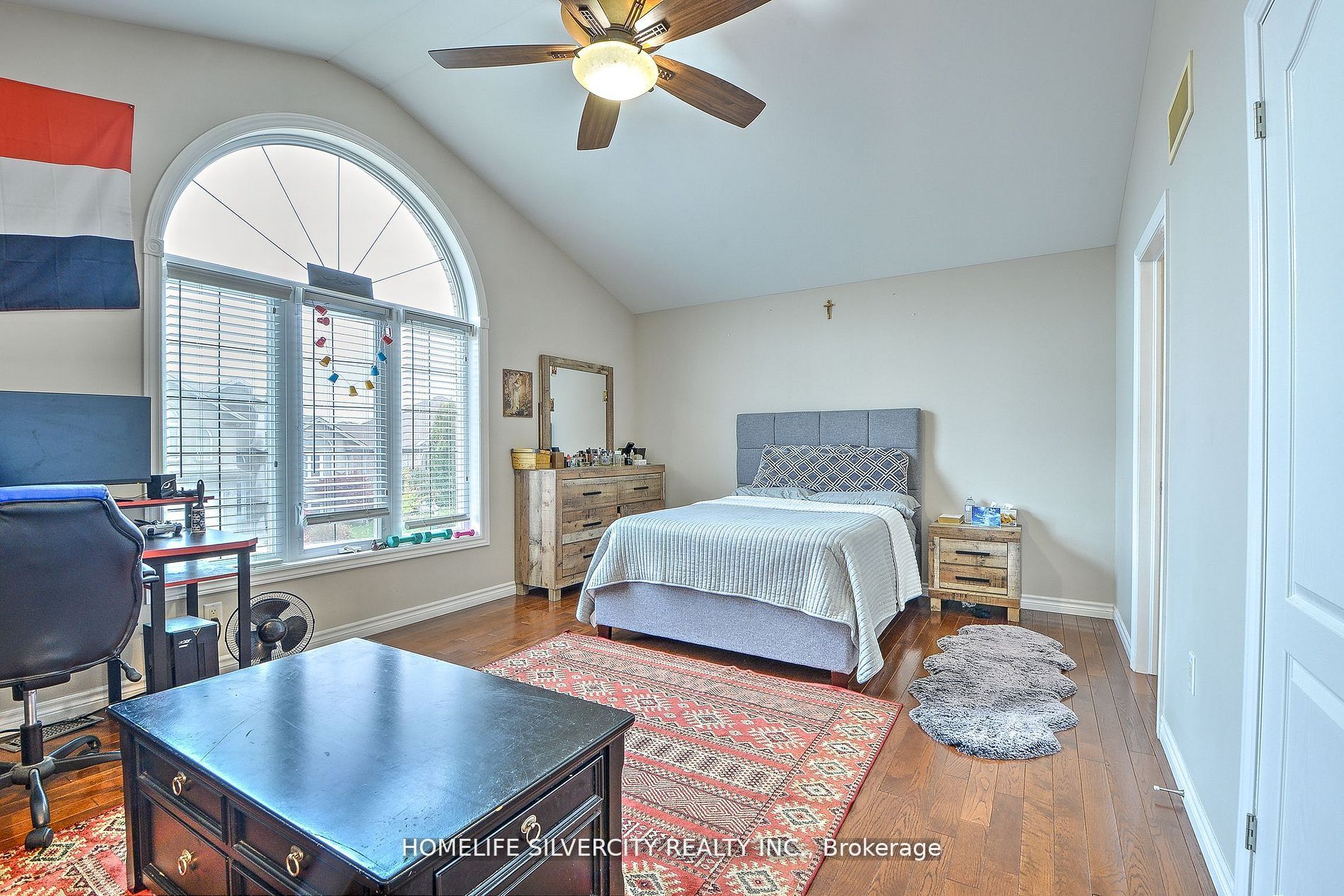3133 Leisure Crescent