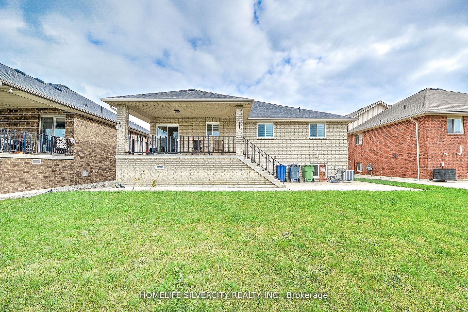 3133 Leisure Crescent